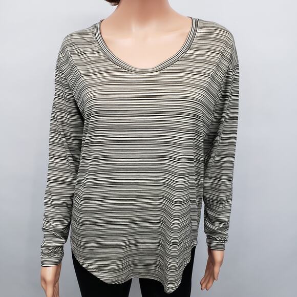 Athleta Cloudlight Stratus Striped Top In Whisper Stripe Black White Size XS - Picture 2 of 12